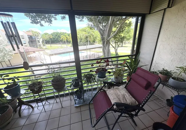 Homes for sale in Tamarac, FL | 8150 W Mcnab Road, Tamarac, FL 33321 | Houzeo