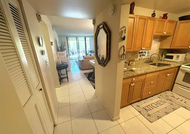 Homes for sale in Tamarac, FL | 8150 W Mcnab Rd #222, Tamarac, FL 33321 | MLS# B26041764