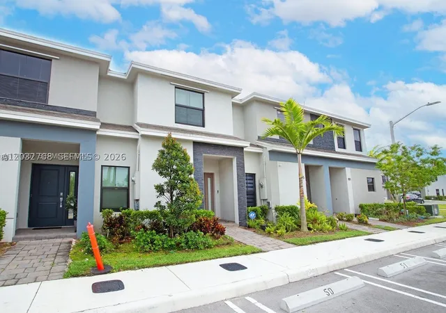 Photo 2 of Townhouse for sale at 109 Ne 3rd Ct, Florida City, FL 33034 | MLS# A12032708 | Listing updated on 2026-08-26