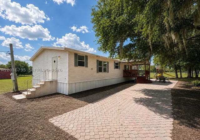 Photo 2 of Manufactured home for sale at 1 Ridge Rd, Frostproof, FL 33843 | MLS# A12036795 | Listing updated on 2026-10-07