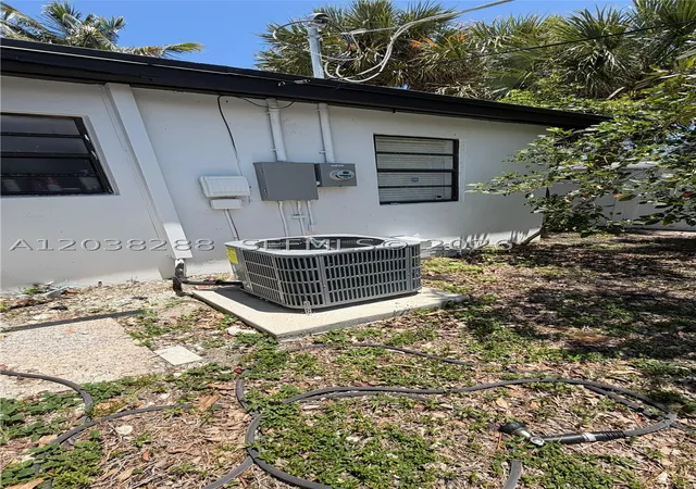 23rd image of 4161 Ne 17th Ave, Pompano Beach, FL 33064 | MLS# A12038288