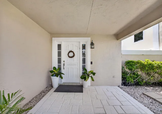 Homes for sale in Palm Beach Gardens, FL | 33 Selby Ln, Palm Beach Gardens, FL 33418 | MLS# B26041856