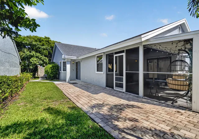 36th image of 1055 Nw 18th Ave, Delray Beach, FL 33445 | MLS# B26041874
