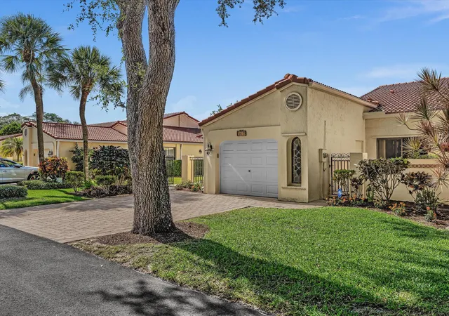 1st image of 2627 Emerald Wy N, Deerfield Beach, FL 33442 | MLS# B26041869