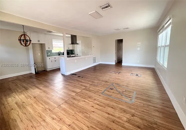Photo 3 of Single family home for sale at 1031 Hollywood Blvd, Hollywood, FL 33019 | MLS# A12038318 | Listing updated on 2026-10-08