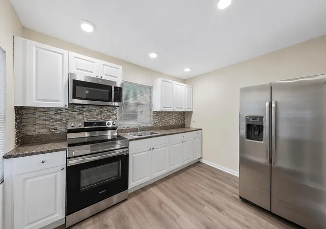 4th image of 3207 Pinewood Ave, West Palm Beach, FL 33407 | MLS# B26041922