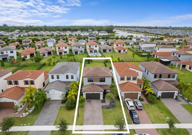 3rd image of 16169 Sea Turtle Pl, Loxahatchee, FL 33470 | MLS# B26041942