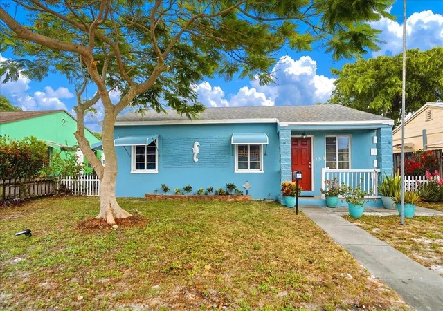 Homes for sale in Lake Worth, FL | 1219 N E St, Lake Worth, FL 33460 | MLS# B26041961