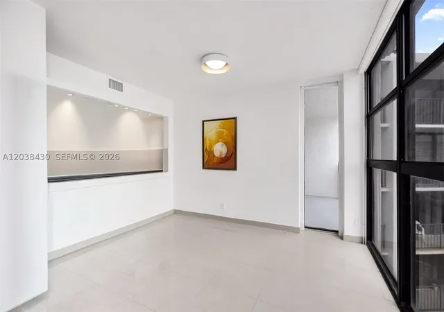 Photo 3 of Condo for sale at 400 Leslie Dr #1022, Hallandale Beach, FL 33009 | MLS# A12038430 | Listing updated on 2026-07-23