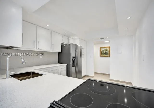 Photo 4 of Condo for sale at 400 Leslie Dr #1022, Hallandale Beach, FL 33009 | MLS# A12038430 | Listing updated on 2026-07-23