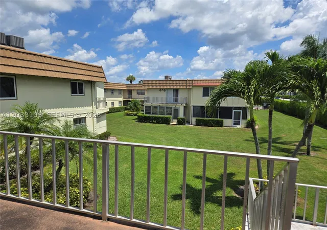 2nd image of 121 Saxony C, Delray Beach, FL 33446