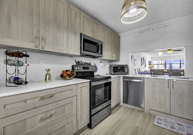 3rd image of 2705 Nw 104Th Ave #406, Sunrise, FL 33322 | MLS# B26042018