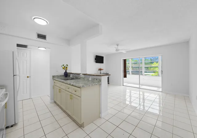Homes for sale in Tamarac, FL | 5190 E Sabal Palm Blvd #209, Tamarac, FL 33319 | MLS# B26042040