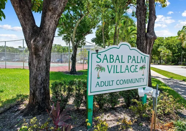 Homes for sale in Tamarac, FL | 5190 E Sabal Palm Boulevard, Tamarac, FL 33319 | Houzeo