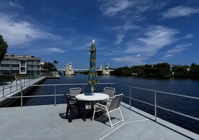 Homes for sale in Boynton Beach, FL | 680 Horizon, Boynton Beach, FL 33435 | Houzeo