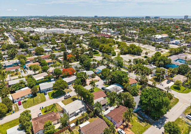 Homes for sale in Pompano Beach, FL | 1660 Ne 31st Ct, Pompano Beach, FL 33064 | MLS# B26041074