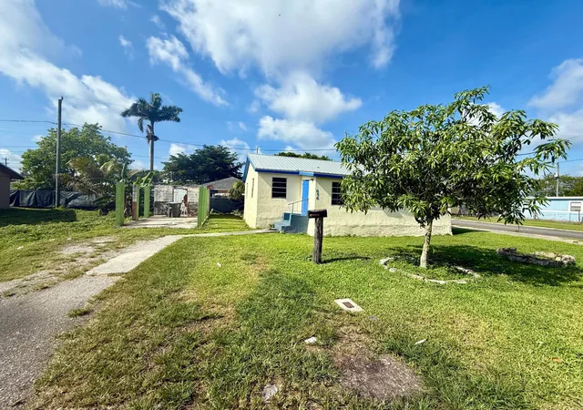 3rd image of 856 Sw Ave D, Belle Glade, FL 33430 | MLS# B26042136