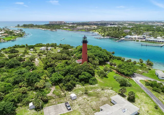 26th image of 24 Uno Lago Dr, Juno Beach, FL 33408 | MLS# B26042107
