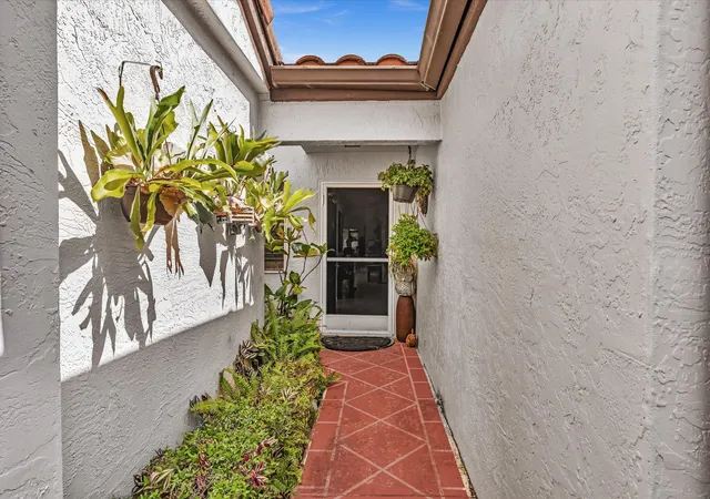 4th image of 6454 Pointe Pleasant Cir, Delray Beach, FL 33484 | MLS# B26042168