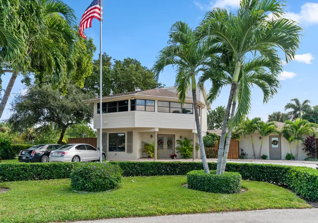 2nd image of 2016 Joy Rene Ln, North Palm Beach, FL 33408 | MLS# B26042234