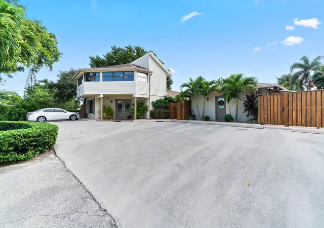 5th image of 2016 Joy-Rene Ln, North Palm Beach, FL 33408 | MLS# B26042234