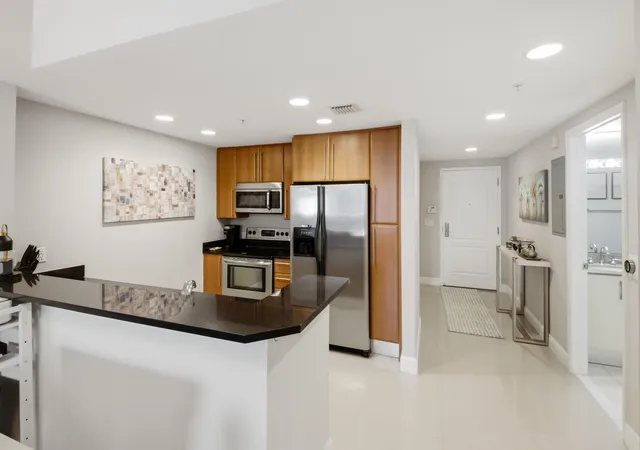 2nd image of 191 Se 20th Ave #210, Deerfield Beach, FL 33441 | MLS# B26042287