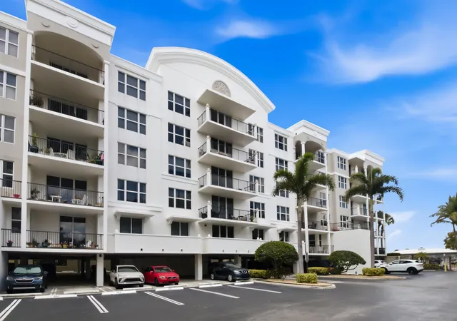 2nd image of 191 Se 20Th Ave, Deerfield Beach, FL 33441