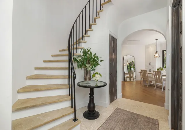 2nd image of 201 Murray Rd, West Palm Beach, FL 33405 | MLS# B26042297