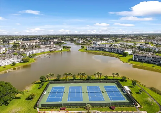 Homes for sale in Boca Raton, FL | 82 Dorset B, Boca Raton, FL 33434