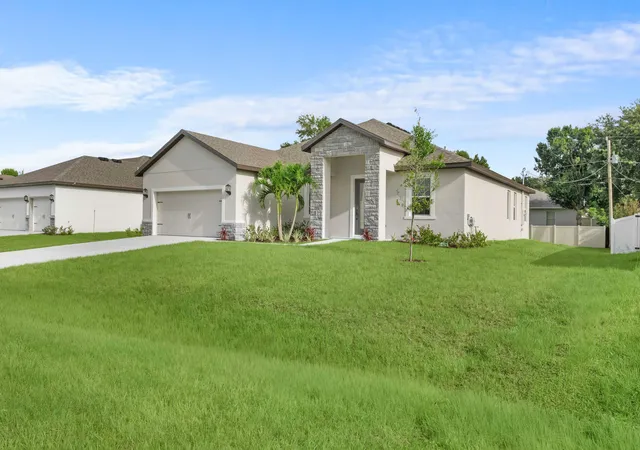 Homes for sale in Vero Beach, FL | 8016 102Nd Ct, Vero Beach, FL 32967 | MLS# B26042391