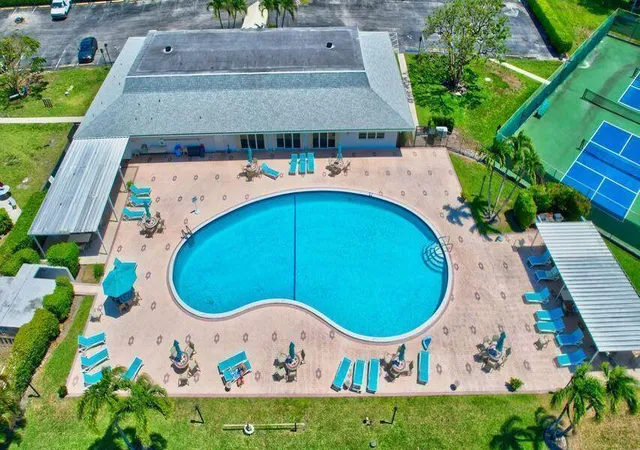 23rd image of 5424 Lakefront Blvd #D, Delray Beach, FL 33484 | MLS# B26042408