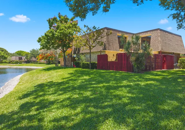 3rd image of 2883 SW 22nd Cir, Delray Beach, FL 33445