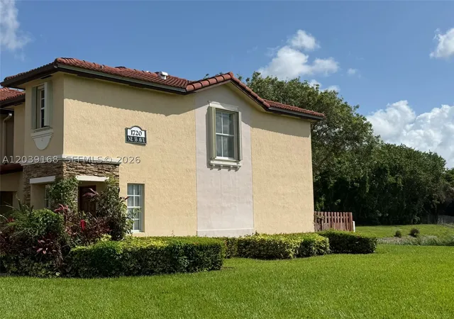 Homes for sale in Homestead, FL | 1720 Ne 33Rd Ave #102-5, Homestead, FL 33033 | MLS# A12039168