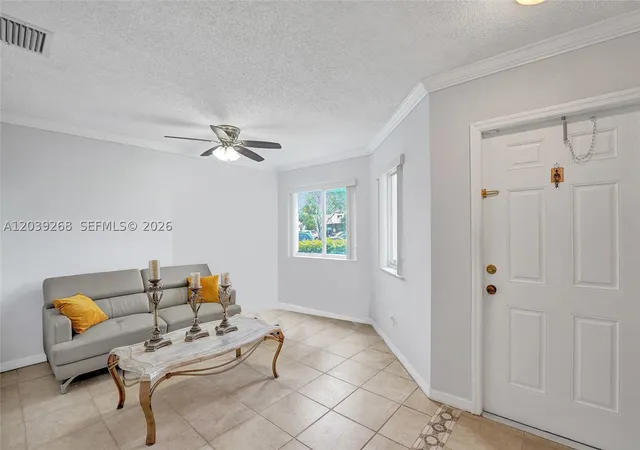 4th image of 806 Nw 208Th Way, Pembroke Pines, FL 33029 | MLS# A12039268