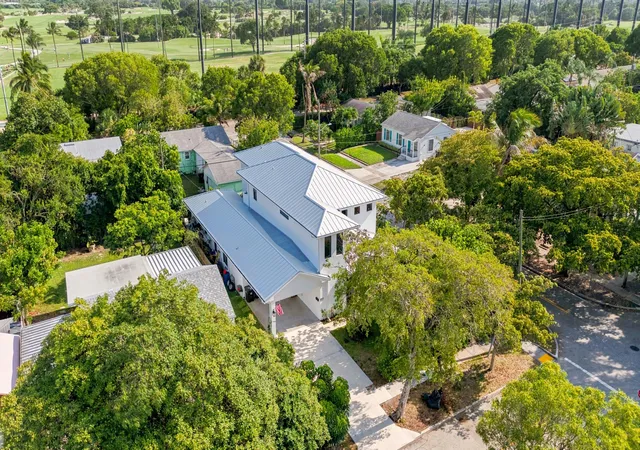 2nd image of 740 Winters St, West Palm Beach, FL 33405 | MLS# B26042574