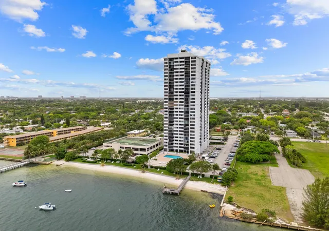 2nd image of 5600 N Flagler Dr #402, West Palm Beach, FL 33407 | MLS# B26042585