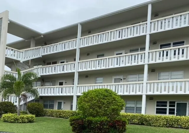 Homes for sale in Deerfield Beach, FL | 296 Grantham F #F, Deerfield Beach, FL 33442 | MLS# B26042603