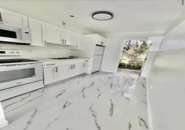 3rd image of 4951 SW 26th Ave, Dania Beach, FL 33312