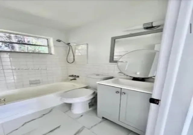4th image of 4951 SW 26th Ave, Dania Beach, FL 33312