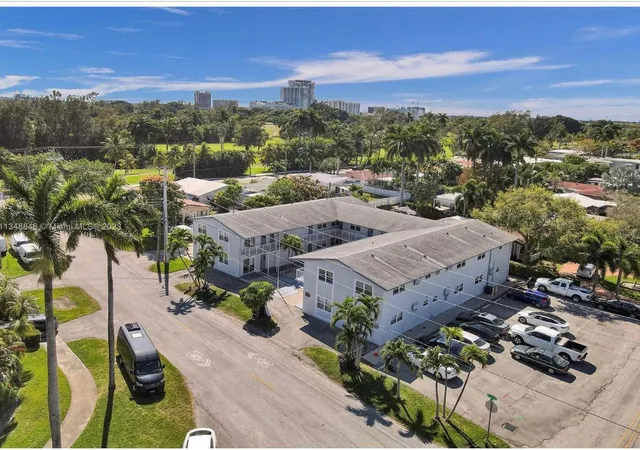 1st image of 930 N 14th Ct, Hollywood, FL 33020 | MLS# B26042634