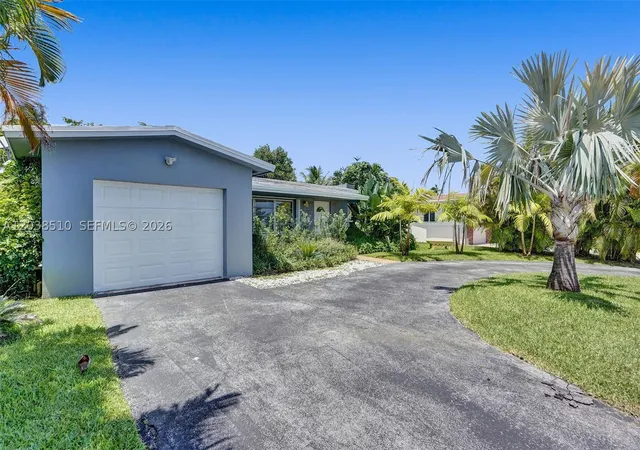 2nd image of 4519 Monroe St, Hollywood, FL 33021 | MLS# A12038510