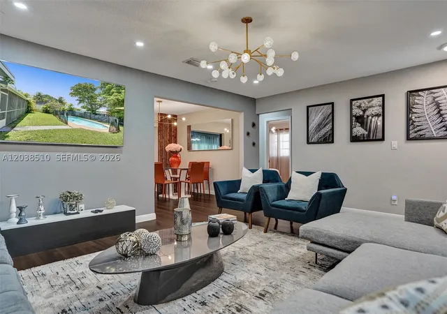5th image of 4519 Monroe St, Hollywood, FL 33021 | MLS# A12038510