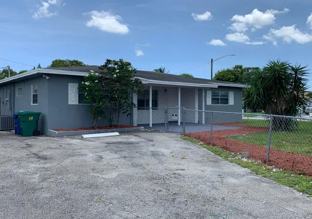 2nd image of 240 Nw 38th Ave, Lauderhill, FL 33311 | MLS# B26042648