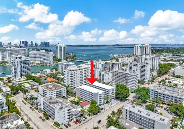 Homes for sale in Miami Beach, FL | 1620 West Ave, Miami Beach, FL 33139 | Houzeo