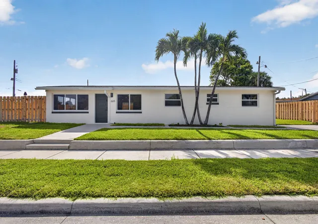 Homes for sale in Riviera Beach, FL | 665 W 7th St, Riviera Beach, FL 33404 | MLS# B26042696