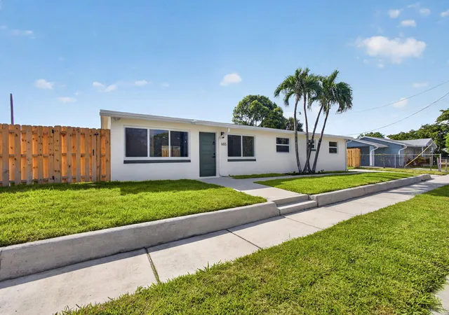 Homes for sale in Riviera Beach, FL | 665 W 7Th St, Riviera Beach, FL 33404 | MLS# B26042696