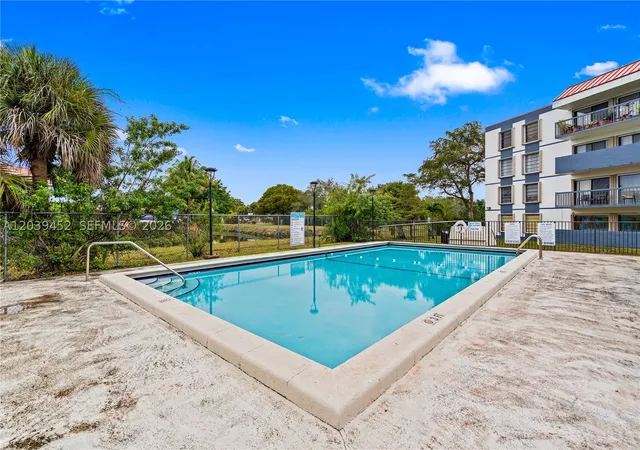 Homes for sale in Miami, FL | 5900 127th Ave, Miami, FL 33183 | Houzeo