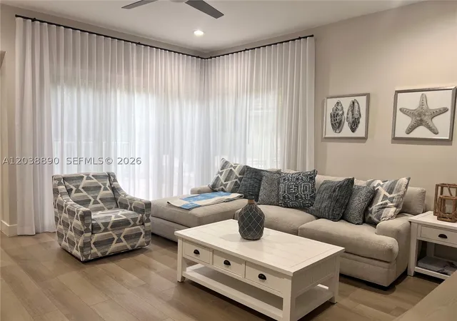 3rd image of 1480 Sweetbay Way, Hollywood, FL 33019 | MLS# A12038890