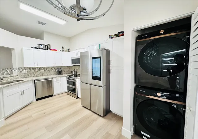 4th image of 1480 Sweetbay Way, Hollywood, FL 33019 | MLS# A12038890