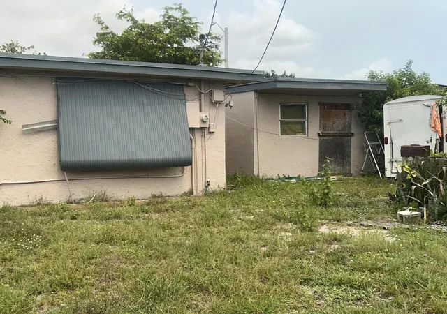 Homes for sale in Fort Lauderdale, FL | 430 Nw 30Th Ave, Fort Lauderdale, FL 33311 | MLS# B26042715
